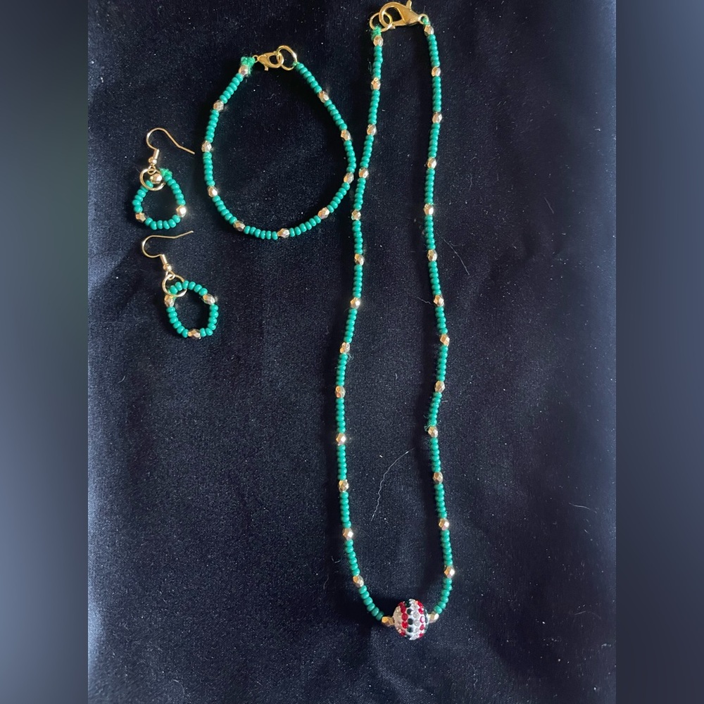 Elegant Green Beaded Jewelry Set